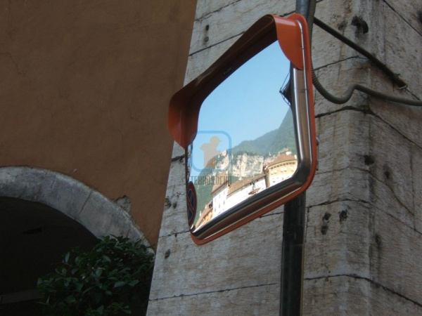 Зеркало сферическое прямоугольное с козырьком из нержавеющей стали